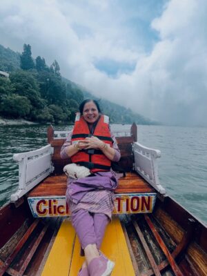 Khyati Sharma Instagram - A peaceful chaos: Nainital in snippets ⛵🏞️
.
.
.
[nainital, mountains, hills, vacation, trending]