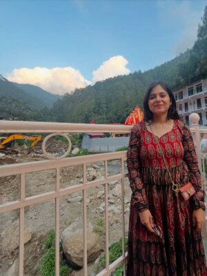 Khyati Sharma Instagram - Made it here finally 🙏🏻 
.
.
.
.
[kainchi dham, neeb karori baba dham, Nainital, neeb karori baba]