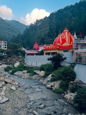 Khyati Sharma Instagram - Made it here finally 🙏🏻 
.
.
.
.
[kainchi dham, neeb karori baba dham, Nainital, neeb karori baba]