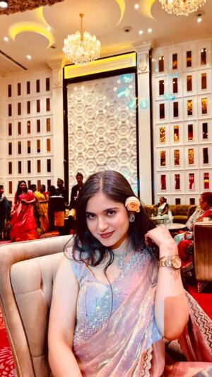 Khyati Sharma Instagram - End one is special😜
Shadi mai Khana ❌ 
Shadi mai photos click karana ✅ 
PC: @b_soniis & @madhulika_singhal_ 
.
.
.
.
.
#khyatisharma #reelsvideo #weddingphotography #shadiseason #weddingdress #fyp #foryou #foryoupage #latestreels