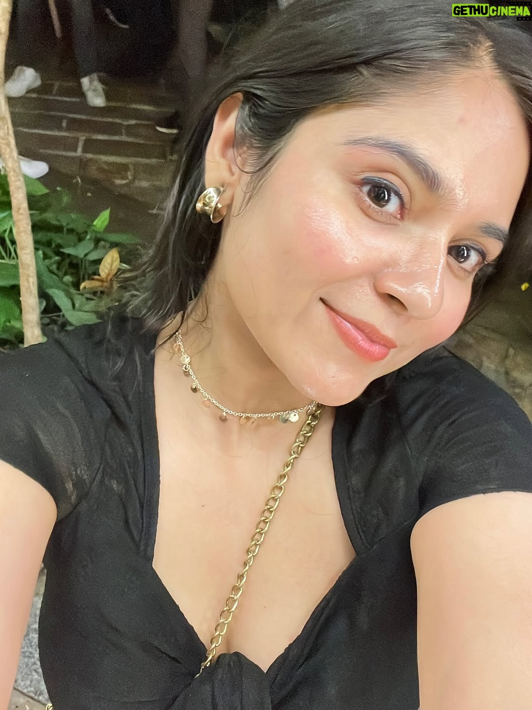 Khyati Sharma - 639 Likes - That’s what real skin looks like, without filter and with some makeup/tint on. 
It’s not perfect like Paris filter, or what it looks like after full proof editing 
Real one is with open pores, dark spots, uneven skin tone, etc. 
Let’s not run after achieving ‘Perfection’ to look like some influencer on Instagram but improving our skin for what’s better for us.
.
.
.
[skin glow, natural glow, skin tint, healthy skin, skin treatment]