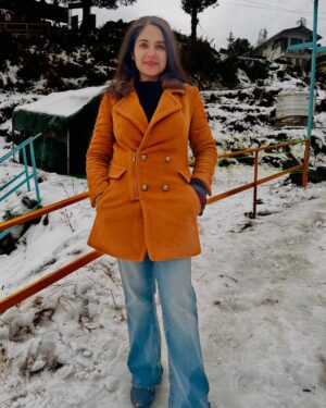Khyati Sharma Instagram - To the new beginnings 🥂 2025 !
.
.
.
.
#khyatisharma #latestpost #fyp #snow #foryou #foryoupage