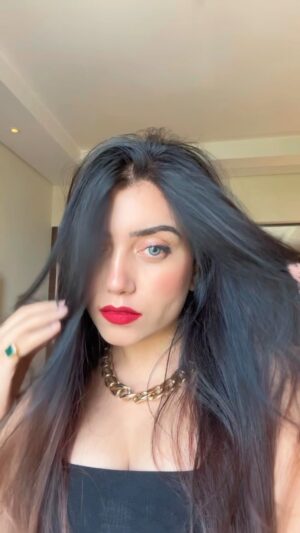 Kiara Fulra Instagram - Small town girl ♥️
@glam21cosmetic
.
#makeup #redhot
