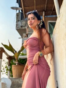 Actress Kiara Fulra HD Photos and Wallpapers June 2025