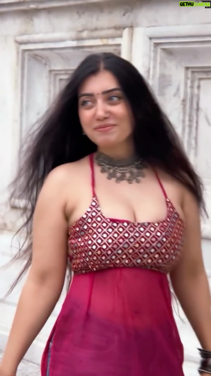 Kiara Fulra - 55.1K Likes - Pehli baar hai 🩷 
Kurti @labelkandari