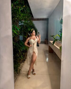 Kiara Fulra Instagram - In and out — but always a vibe ✨💕 
.
Edit by @arunnjarwal