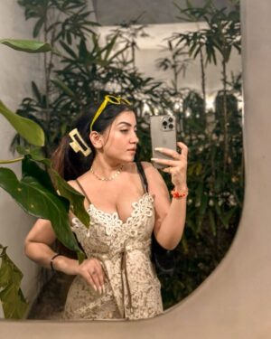 Kiara Fulra Instagram - In and out — but always a vibe ✨💕 
.
Edit by @arunnjarwal