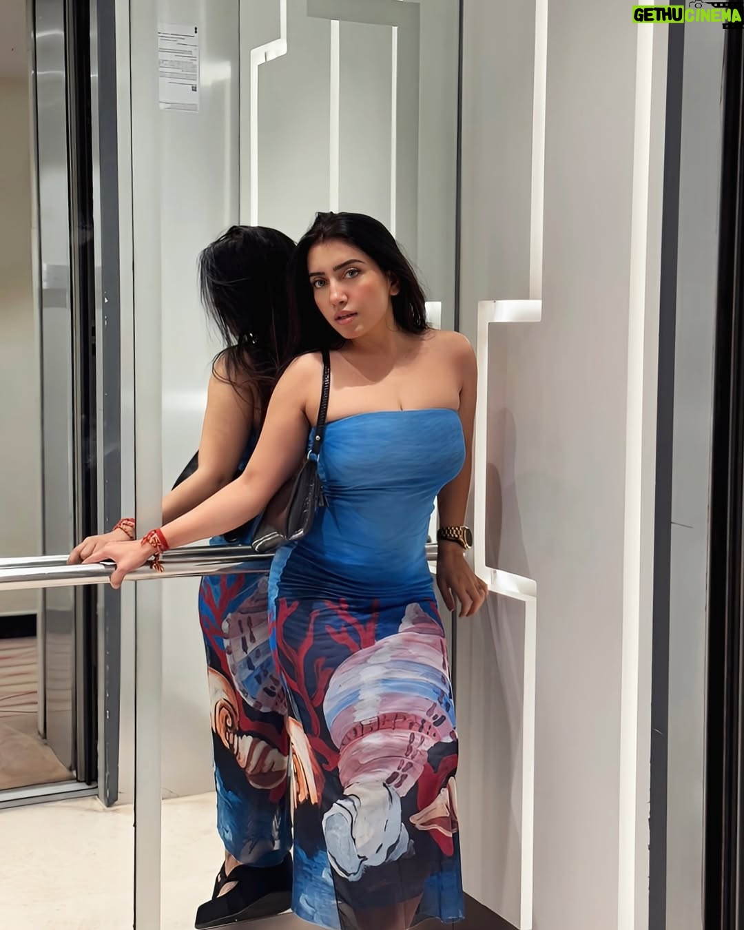 Kiara Fulra - 5K Likes - Temperature rising 💙