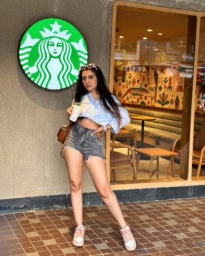 Kiara Fulra Instagram - More expresso, less depresso ☕️