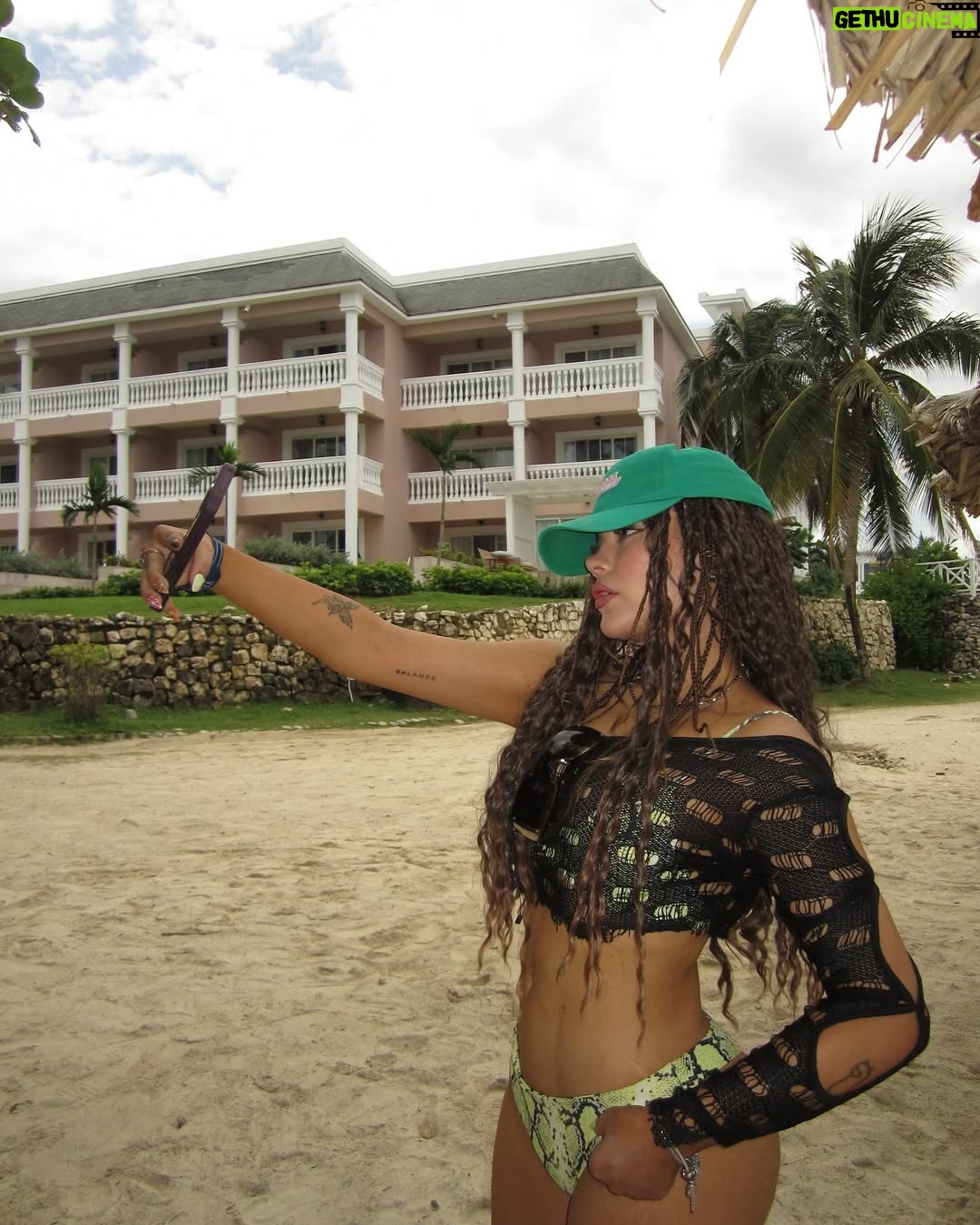 Kiara Laos - 12.7K Likes - playing local✮ ⋆ ˚｡𖦹 ⋆｡°✩
@grandpalladiumjamaica @palladiumhotelgroup 🇯🇲
