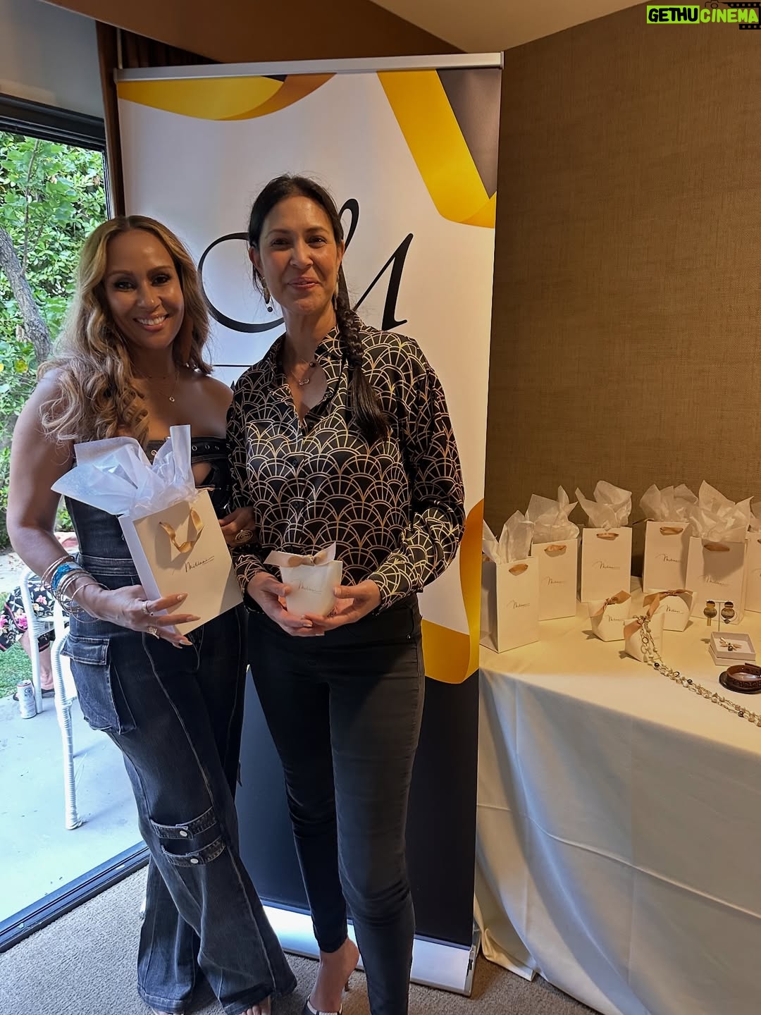 Kiki Haynes - 1.7K Likes - I had such a fantastic 2025 Emmy week! I attended some amazing exquisite and luxury style retreats in honor of the 77th Emmy Awards. Huge thank you to The DPA Luxury lounge @dpa_lounges and WOW Creations Lifestyle Gifting Suite @wowcreations . I absolutely love all my treats!!! 

Special thanks to @optimalrush @scalpsanctuary @tobinjamescellars @faceforwardla @melaco.lux @thefigaroandco @aguacalientecasinos @niyahdiamond @kadalys @freres_lauzea @glowingskinbymechelle @milianicreations @siyah.organics @gemandicrystals @fazitbeauty  @cleanprogram @oshrihakak @hiddenfoods.co @sloanseasonings @caliwater @hands4hopela @homeboyindustries 

#Luxury #Emmy #Awards #Hollywood #Classy #LALife #Actress #Smile #✨