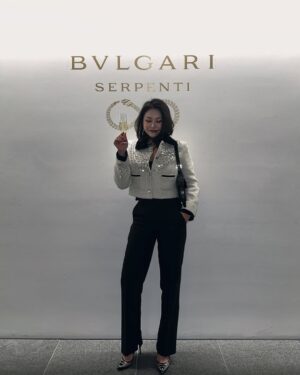 Kim Eun-young Instagram - 매력적인 색체에 눈이 황홀했던

#Bvlgari 🐍💍