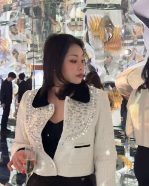Kim Eun-young Instagram - 매력적인 색체에 눈이 황홀했던

#Bvlgari 🐍💍