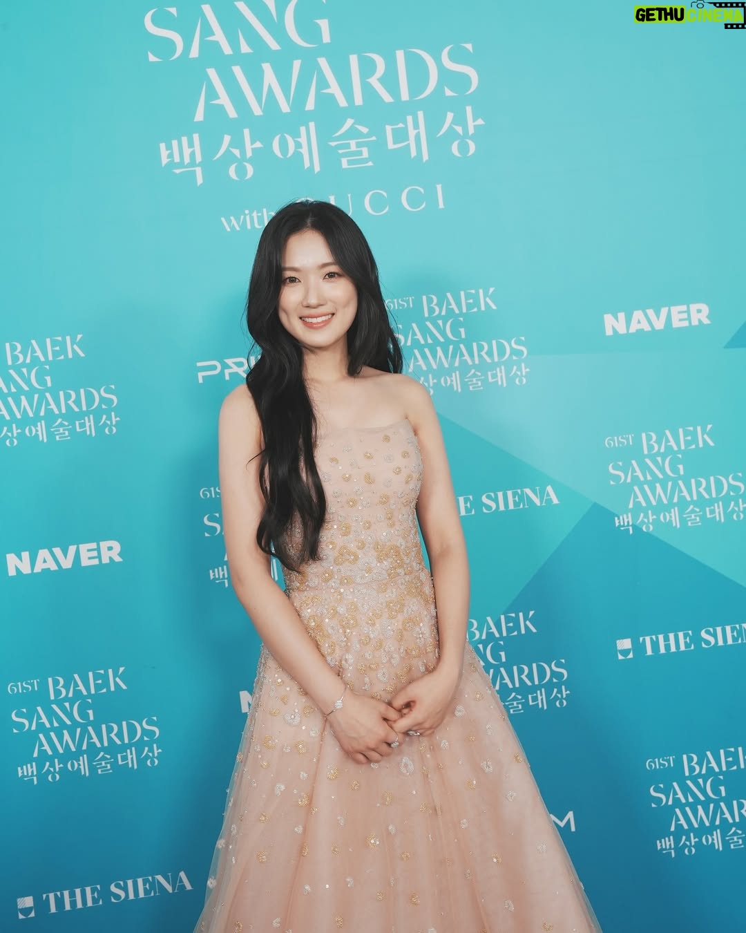 Kim Hye-yoon - 1.4 Million Likes - 제가 항해하는 길을 함께해 주세요⛴️👩‍✈️
#백상예술대상2025
