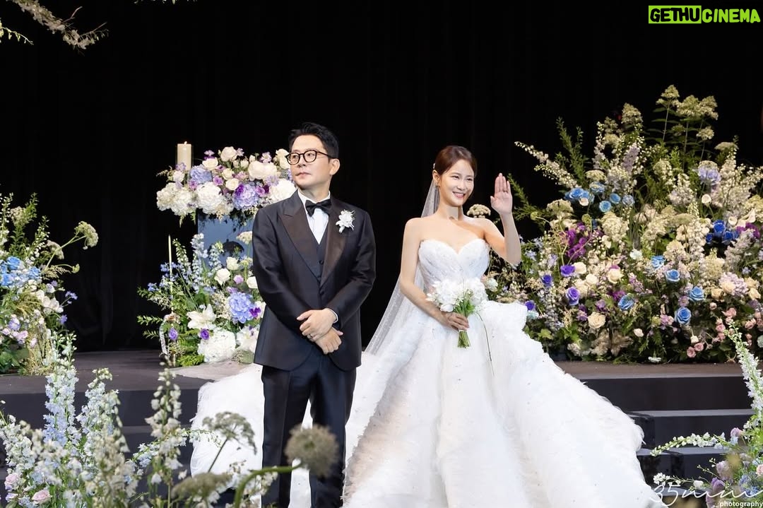 Kim Ji-min - 13.6K Likes - 사진 너무 이뽀용 정말 감사합니다^^
앨범 넘 기대돼요!!

#35mmphotography 
@35mmphotography_official