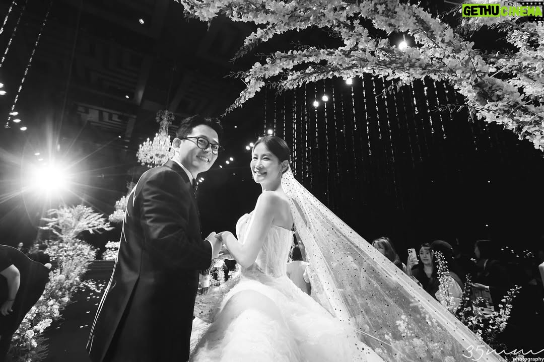 Kim Ji-min - 13.6K Likes - 사진 너무 이뽀용 정말 감사합니다^^
앨범 넘 기대돼요!!

#35mmphotography 
@35mmphotography_official