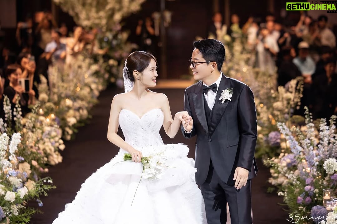 Kim Ji-min - 13.6K Likes - 사진 너무 이뽀용 정말 감사합니다^^
앨범 넘 기대돼요!!

#35mmphotography 
@35mmphotography_official