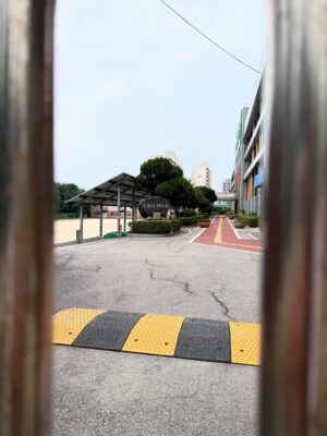 Kim Ji-sook Instagram - 동네 한바퀴 돌면서 오랜만에 학교 쪼로록🤓🤍