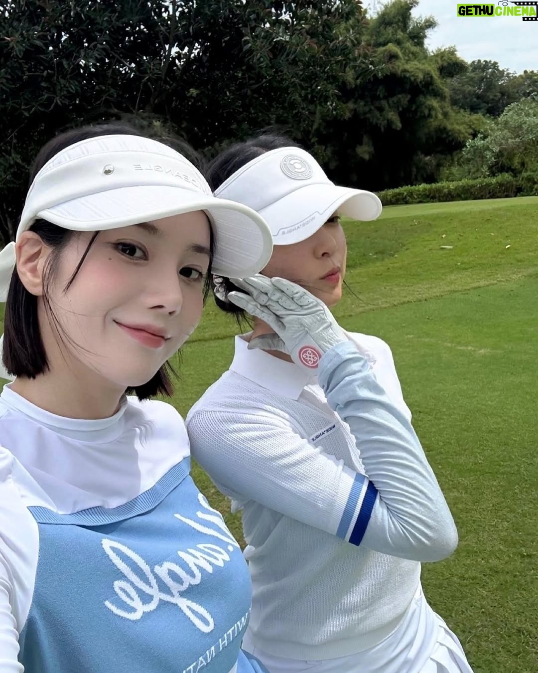 Kim Min-ju - 616.8K Likes - 🐚🦈🏝️🌊🐋✨