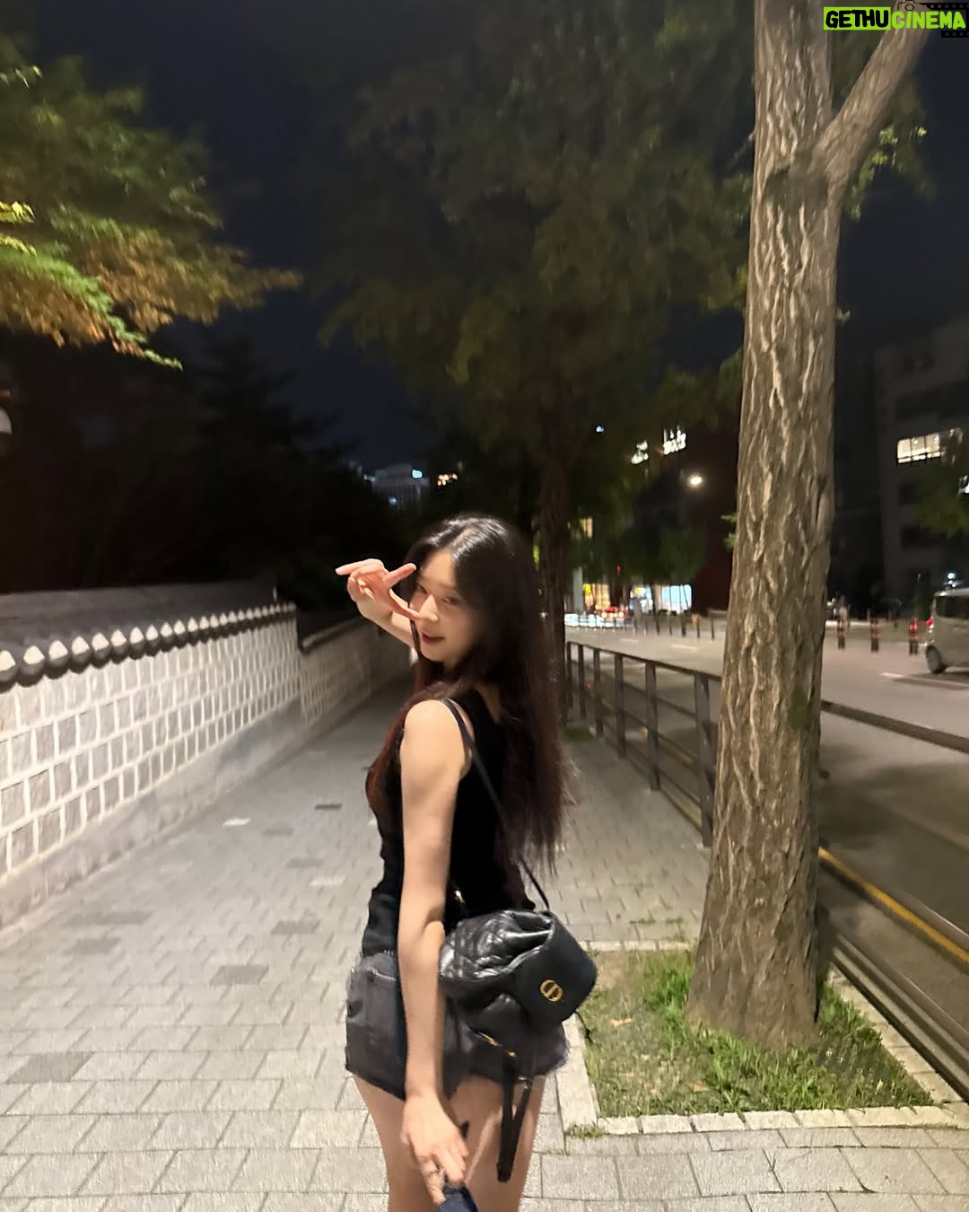 Kim Min-ju - 673.7K Likes - 너무덥따