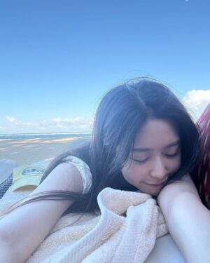 Kim Min-ju Instagram - 🐚🦈🏝️🌊🐋✨