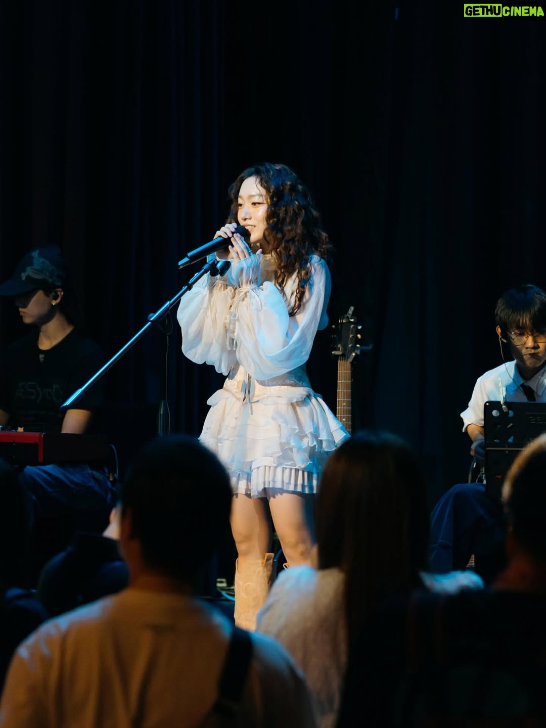 Kim Pureum - 4.8K Likes - 아팝페에서 준 사진들, 우리팀이 찍은 영상, 
고마운 팬께서 올려주신 영상 스토리 다운 받은거...등등

💥 APF 2025 * Artist Highlight
6/21 Day 1
Artist KIM PUREUM @pureum_kim_official
RUBIK STAGE @asianpopfestival_kr 

Asian Pop Festival 2025
Paradise City, Incheon, Korea
6/21 (Sat) - 6/22(Sun)

#아팝페 #아시안팝페스티벌 #asianpopfestival
#김푸름 #KIMPUREUM