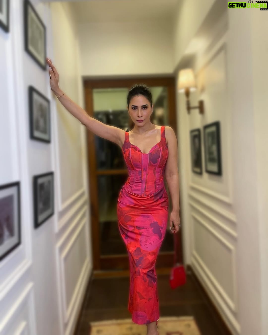 Kim Sharma - 16.7K Likes - In my Womaniya era ♥️