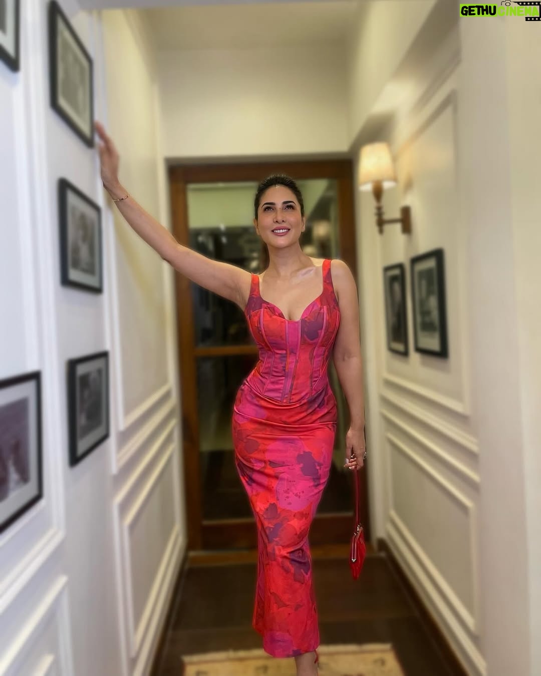 Kim Sharma - 16.7K Likes - In my Womaniya era ♥️