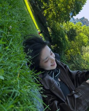 Kim Tae-ri Instagram - 행운은 기세다~! 이 별에 필요한 네잎클로바💫🍀🐸🤟