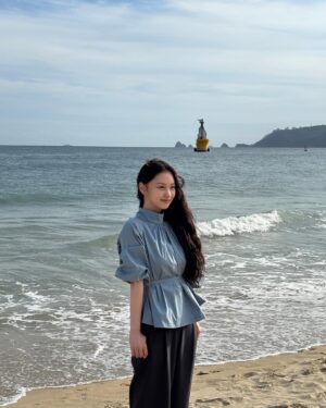 Kim Yi-kyeong Instagram - 생일선물 같았던 이번 부산국제영화제의 순간들 🎞️
함께 할수 있어서 행복했습니다
#친애하는x 11.6 tving OPEN 🖤
🙅♀️❌❌❌