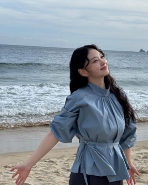 Kim Yi-kyeong Instagram - 생일선물 같았던 이번 부산국제영화제의 순간들 🎞️
함께 할수 있어서 행복했습니다
#친애하는x 11.6 tving OPEN 🖤
🙅♀️❌❌❌