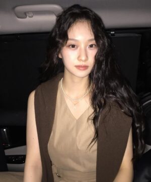 Kim Yi-kyeong Instagram - 생일선물 같았던 이번 부산국제영화제의 순간들 🎞️
함께 할수 있어서 행복했습니다
#친애하는x 11.6 tving OPEN 🖤
🙅♀️❌❌❌