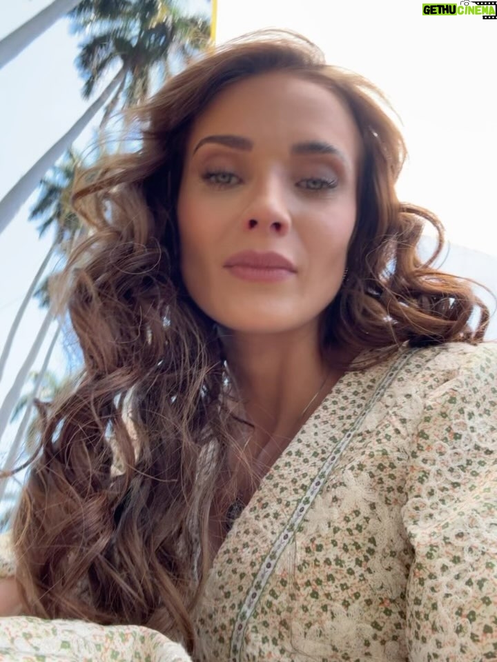 Kimberly Dos Ramos - 214.4K Likes - Gracias y mil gracias de todo ❤️ a tod@s ustedes por acompañarnos durante estos meses viendo @meatrevoaamarte 🐎🙏🏻. 
Gracias a todo el equipo que formó parte de esta gran historia 👏🏻 todos hicieron un trabajo maravilloso. 

Gracias a mis Kimystas 😍 y a todos por el amor ,por  el apoyo que le dieron a mi Victoria con sus videos, fotos , DM y por siempre ponernos al día con todo lo que pasaba en cada uno de los capítulos 👏🏻🙏🏻 ustedes son lo máximo .

Gracias y mil gracias también a @productormejia por confiar en mi , por darme la oportunidad de interpretar y sobre todo de disfrutar 
a mi Victoria en cada escena 🙏🏻😍 🐎 . 

Aquí les dejo más fotos y videos durante las grabaciones 🎥🥹. 

#novela #mexico #amor .