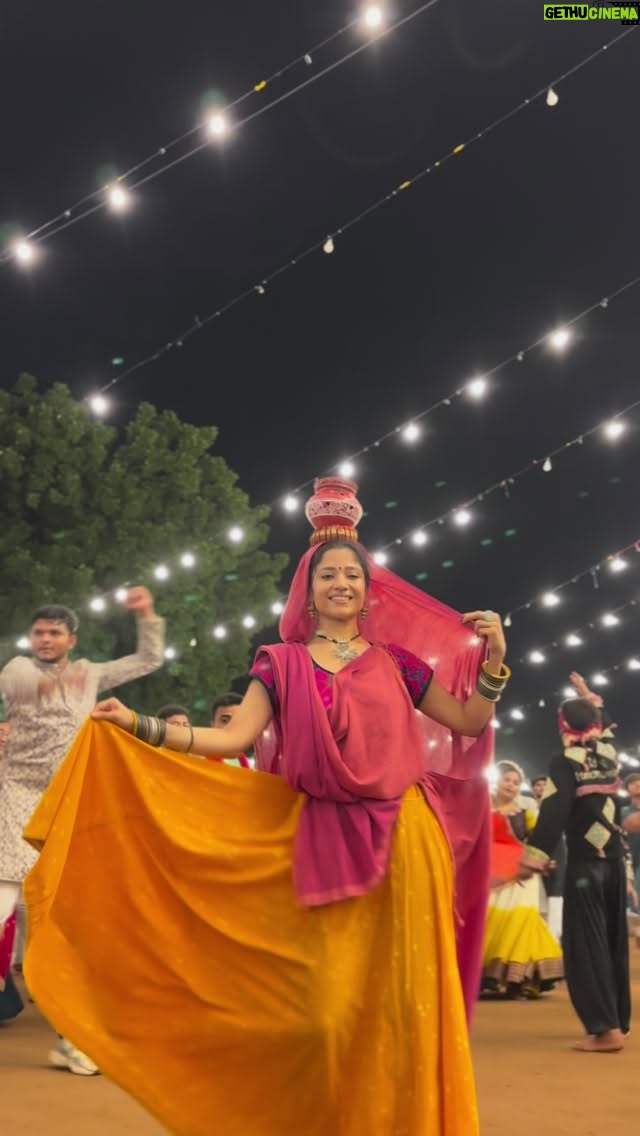 Kinjal Rajpriya - 32.7K Likes - કોઇ કાંઈ કરતું નથી, આ તો બધું થાય છે 🙏

અંતરનો શરીર સાથે નો મેળાવડો ✨
@navshakti.navratri @iktara.shabad 
#Pure #Divine #navratri2025