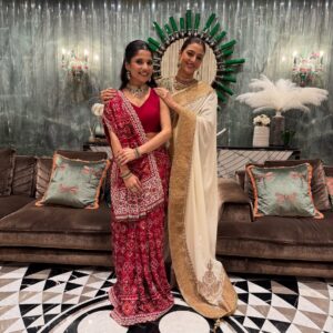 Kinjal Rajpriya Instagram - She holds every frame she is in ! What an Artist 🤌
With her TIMELESS GRACE, a true CLASSIC ✨
And today, I saw that for real 😍 totally stunned !!
@tabutiful such an absolute delight meeting you Lady !
P.S- I love the way you are 🧿 can’t wait to see you again.
Always an inspiration ❤️