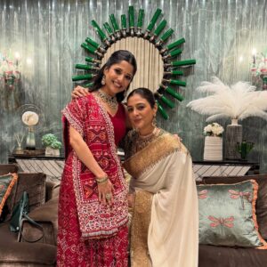 Kinjal Rajpriya Instagram - She holds every frame she is in ! What an Artist 🤌
With her TIMELESS GRACE, a true CLASSIC ✨
And today, I saw that for real 😍 totally stunned !!
@tabutiful such an absolute delight meeting you Lady !
P.S- I love the way you are 🧿 can’t wait to see you again.
Always an inspiration ❤️