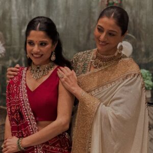 Kinjal Rajpriya Instagram - She holds every frame she is in ! What an Artist 🤌
With her TIMELESS GRACE, a true CLASSIC ✨
And today, I saw that for real 😍 totally stunned !!
@tabutiful such an absolute delight meeting you Lady !
P.S- I love the way you are 🧿 can’t wait to see you again.
Always an inspiration ❤️