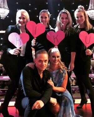 Kirsi Alm-Siira Instagram - Olihan se hieno reissu š¤øš¼āāļø TƤnƤƤn alkavat TTK:n livejaksot ja sitƤ odotellessa muistelin omaa taipalettani kisassa.
Oikeen tuli ikƤvƤ tota tanssiopeani @markokeranen (NƤhdƤƤn pianā£ļø)TsemppiƤ hƤnelle ja kaikille muille opettajille ja kisaajille tuleviin viikkoihin š
@mtv3suomi
@tanssiitahtienkanssa
