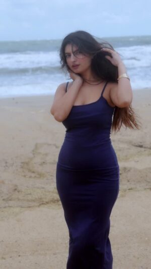 Kirti Bhatia Instagram - Serving looks and breaking necks 🐚🌊💫🫶🏻
📷- @moonshotdigitals
.
.
.
.
.
#reelsinstagram #reels #reelsvideo #foryou #fyp #explore #explorepage #instagram #instagood #instadaily #trendingreels #trend #trending #sidhumoosewala