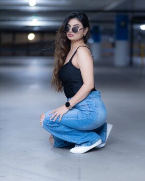 Kirti Bhatia Instagram - Get in, loser. We’re going shopping 🛒 👀
📷- @moonshotdigitals
.
.
.
.
#pic #picoftheday #trend #foryou #explore #instagood #instagram #instadaily #style #fashion #photography