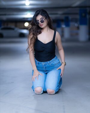 Kirti Bhatia Instagram - Get in, loser. We’re going shopping 🛒 👀
📷- @moonshotdigitals
.
.
.
.
#pic #picoftheday #trend #foryou #explore #instagood #instagram #instadaily #style #fashion #photography