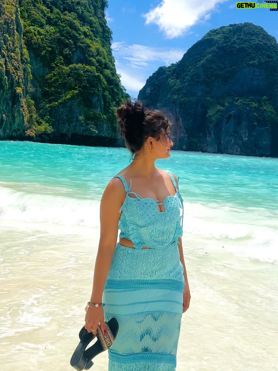 Kirti Rawat - 28K Likes - Sea’s fave accessory🩵