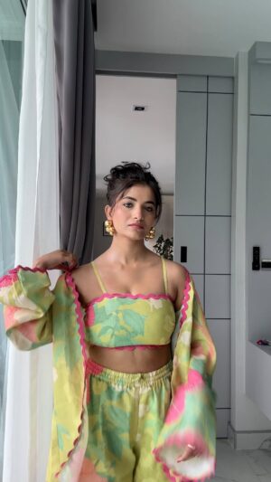 Kirti Rawat Instagram - Colour-blocked my conscience💚
.
.
.
.
.
[fashion, beauty, makeup, grwm, travel, Thailand, Phuket, beach, beach outfits]