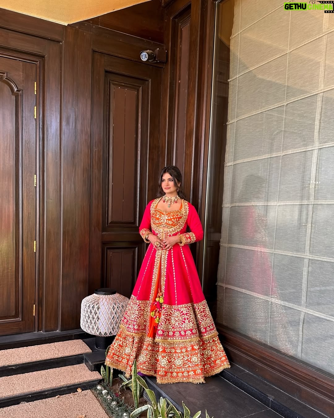 Kirti Rawat - 91.2K Likes - Proof that extra is an art form🧡