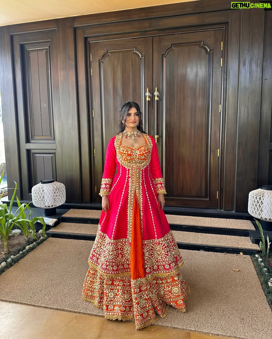 Kirti Rawat - 91.2K Likes - Proof that extra is an art form🧡