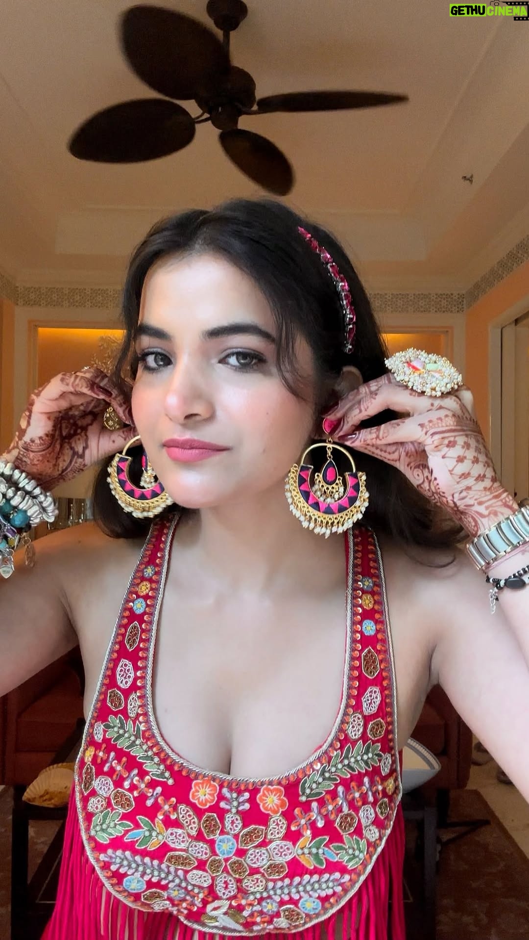 Kirti Rawat - 34.7K Likes - The pink agenda is non-negotiable🩷
.
.
.
.
[wedding, shaadi, shaadi outfits, wedding fits, haldi outfits. Mehndi outfits, pink outfit, pink haldi outfit]