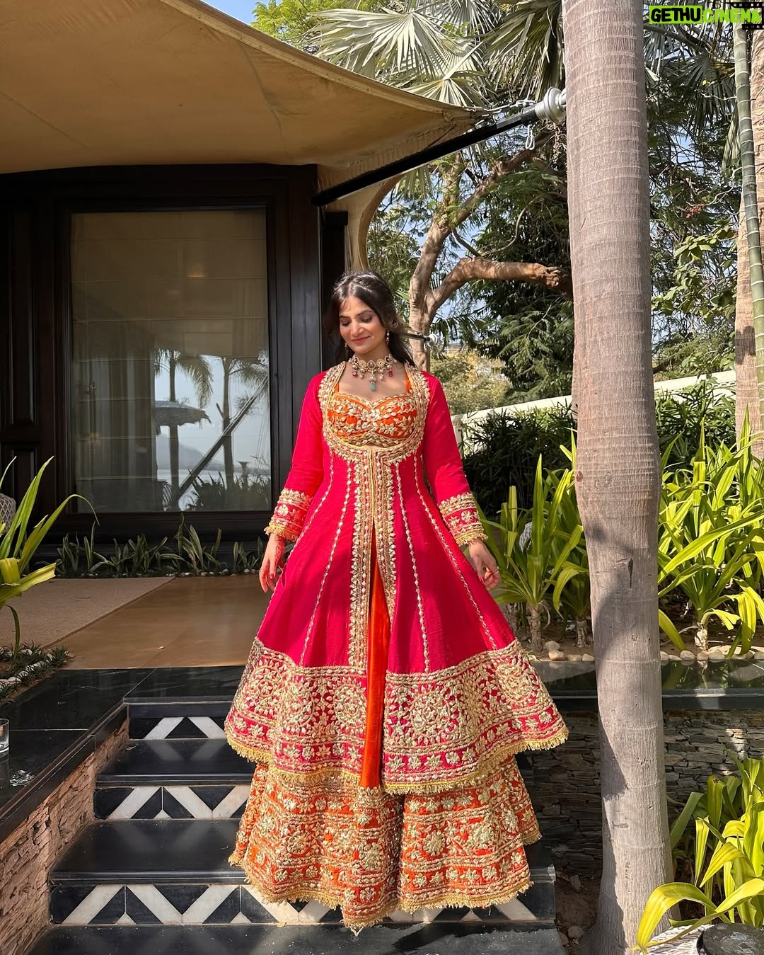 Kirti Rawat - 91.2K Likes - Proof that extra is an art form🧡