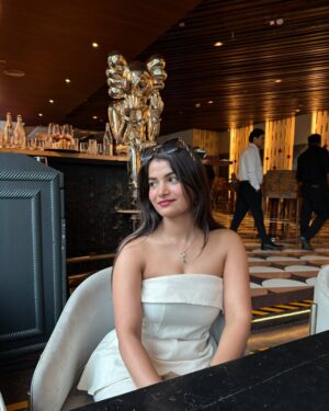 Kirti Rawat Instagram - calm before the compliments🩶