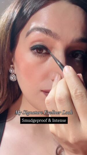 Kiwi Tandon Instagram - Shall I do for Kajal next ?? You’ve been asking how I get that signature eyeliner look here’s the full breakdown, save it 🖤🤍

Every detail makes such a huge difference like Kajal on tight line , completing towards inner corner , your eye shape , your winged style etc etc…
And practice makes u perfect , so keep trying and if u succeed , don’t forget to share with me 😉🥰

Products used 
1. Bobbi brown gel liner 
2. Kay beauty Kajal 
( links in broadcast) 
[ kohl eyes, how to apply eyeliner , gel eyeliner , makeup hacks, eyeliner tutorial, makeup tutorial, eyeliner hacks , eyeliner tips, Smudgeproof eyeliner]
#eyelinertutorial #eyelinerhack #eyelineronpoint #makeuptip #makeuphacks #smudgeproofeyeliner #smudgeproofkajal #boldeyes #blackeyeshadow #eyemakeuptutorial #eyelinergoals #eyelinerhacks #eyelinermakeup #makeuptricks