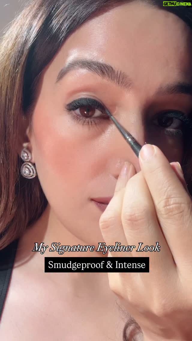 Kiwi Tandon - 8.7K Likes - Shall I do for Kajal next ?? You’ve been asking how I get that signature eyeliner look here’s the full breakdown, save it 🖤🤍

Every detail makes such a huge difference like Kajal on tight line , completing towards inner corner , your eye shape , your winged style etc etc…
And practice makes u perfect , so keep trying and if u succeed , don’t forget to share with me 😉🥰

Products used 
1. Bobbi brown gel liner 
2. Kay beauty Kajal 
( links in broadcast) 
[ kohl eyes, how to apply eyeliner , gel eyeliner , makeup hacks, eyeliner tutorial, makeup tutorial, eyeliner hacks , eyeliner tips, Smudgeproof eyeliner]
#eyelinertutorial #eyelinerhack #eyelineronpoint #makeuptip #makeuphacks #smudgeproofeyeliner #smudgeproofkajal #boldeyes #blackeyeshadow #eyemakeuptutorial #eyelinergoals #eyelinerhacks #eyelinermakeup #makeuptricks